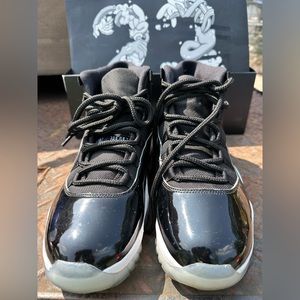 mens AIR JORDANS 11 RETRO size 12 (2016) from space jam movie